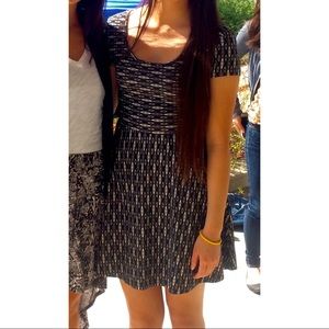 BOGO🎉 Forever21 Short sleeve skater dress